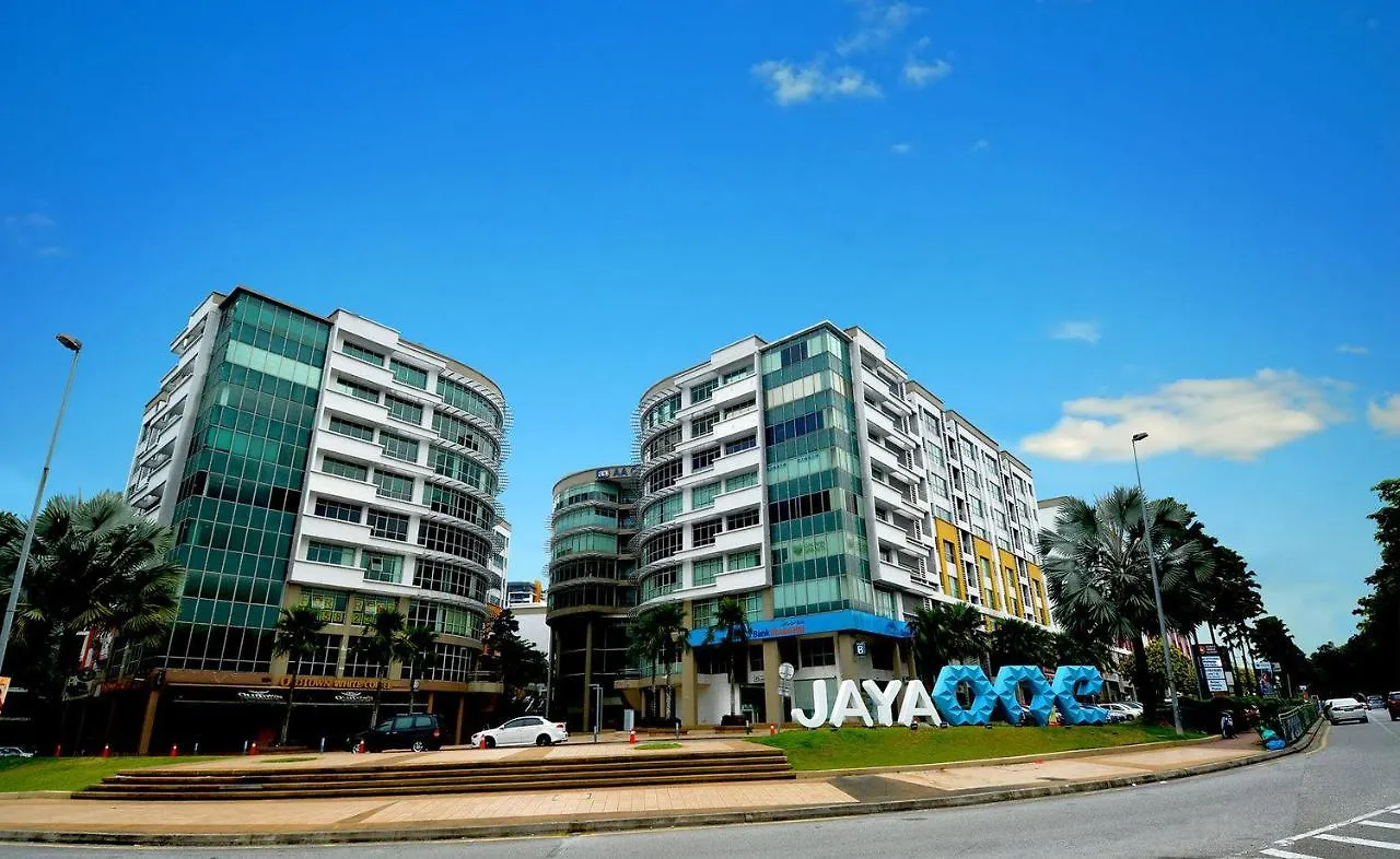 Studio Units At Pacific Tower Near Jaya One By Comfyasia 0*, Petaling Jaya Malaysia